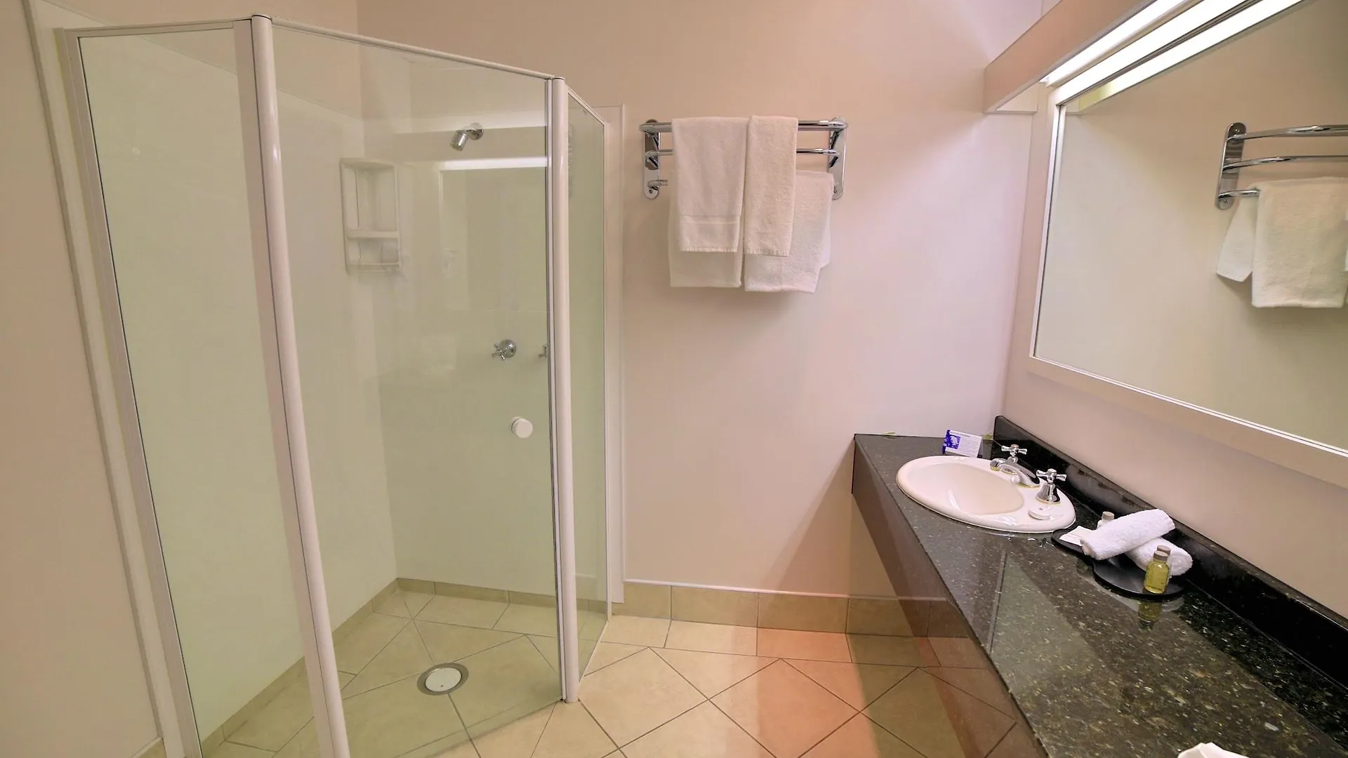 Brentwood Hotel Wellington 3*,  New Zealand