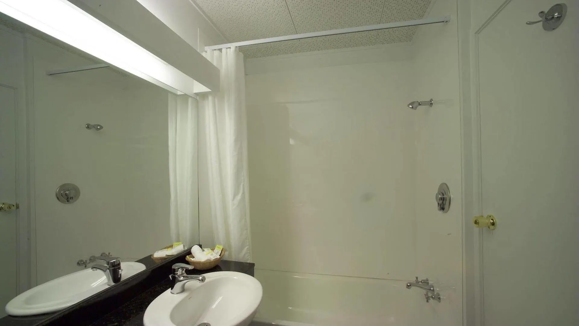Brentwood Hotel Wellington 3*,  New Zealand